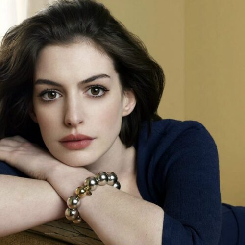 Anne Hathaway Net Worth