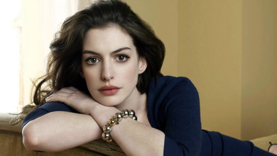 Anne Hathaway Net Worth