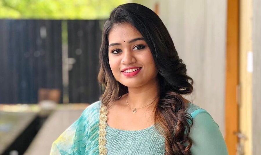 Srinisha Jayaseelan Indian playback singer Wiki ,Bio, Profile, Unknown Facts and Family Details revealed